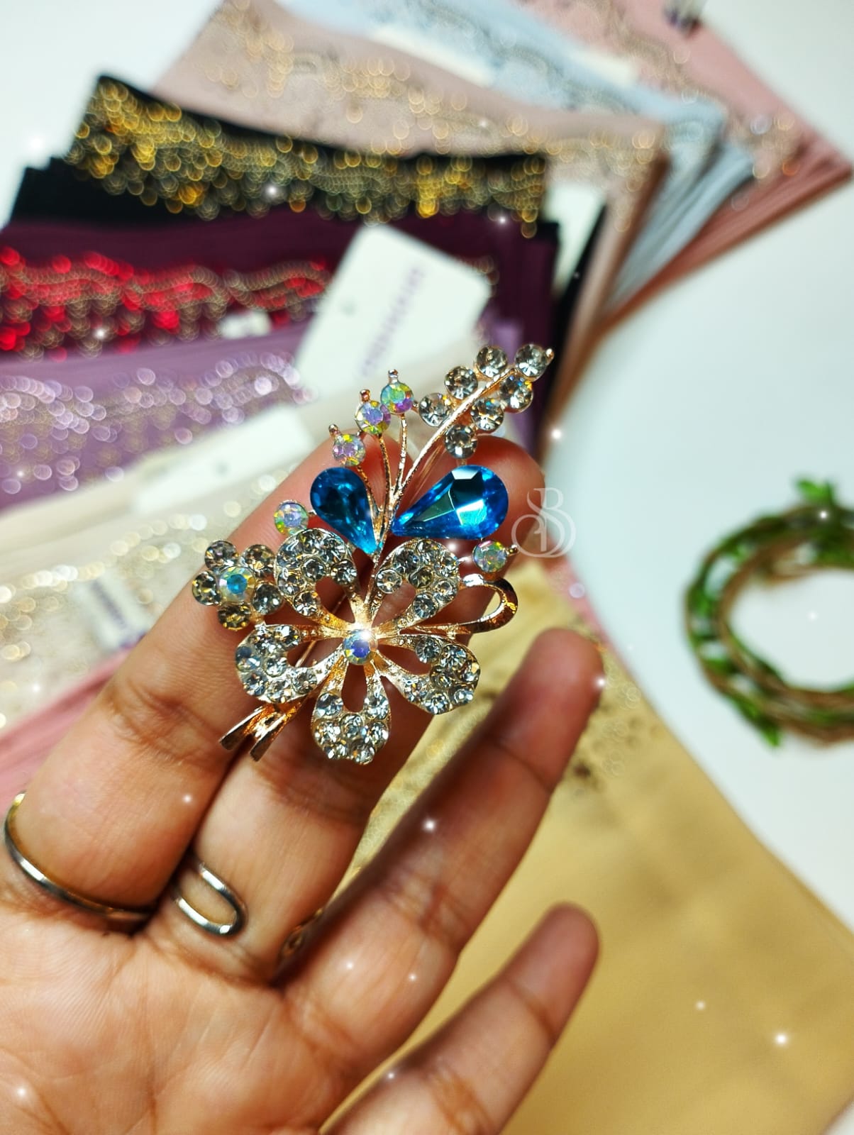 EVERYDAY FLORAL STONE BROOCHES
