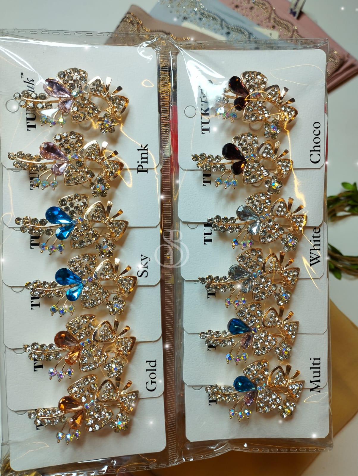EVERYDAY FLORAL STONE BROOCHES - Image 3