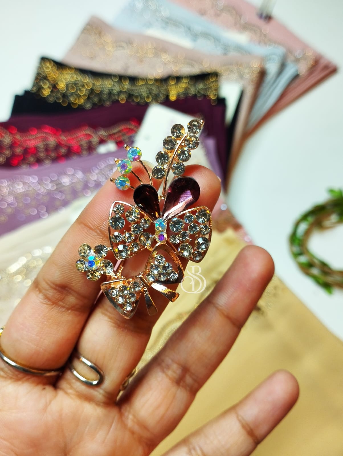 EVERYDAY FLORAL STONE BROOCHES - Image 2