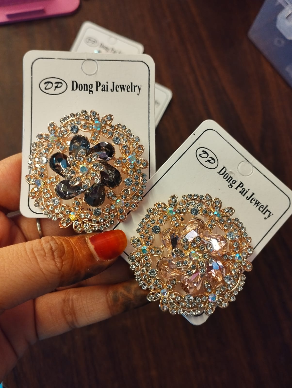 PREMIUM BROOCHES