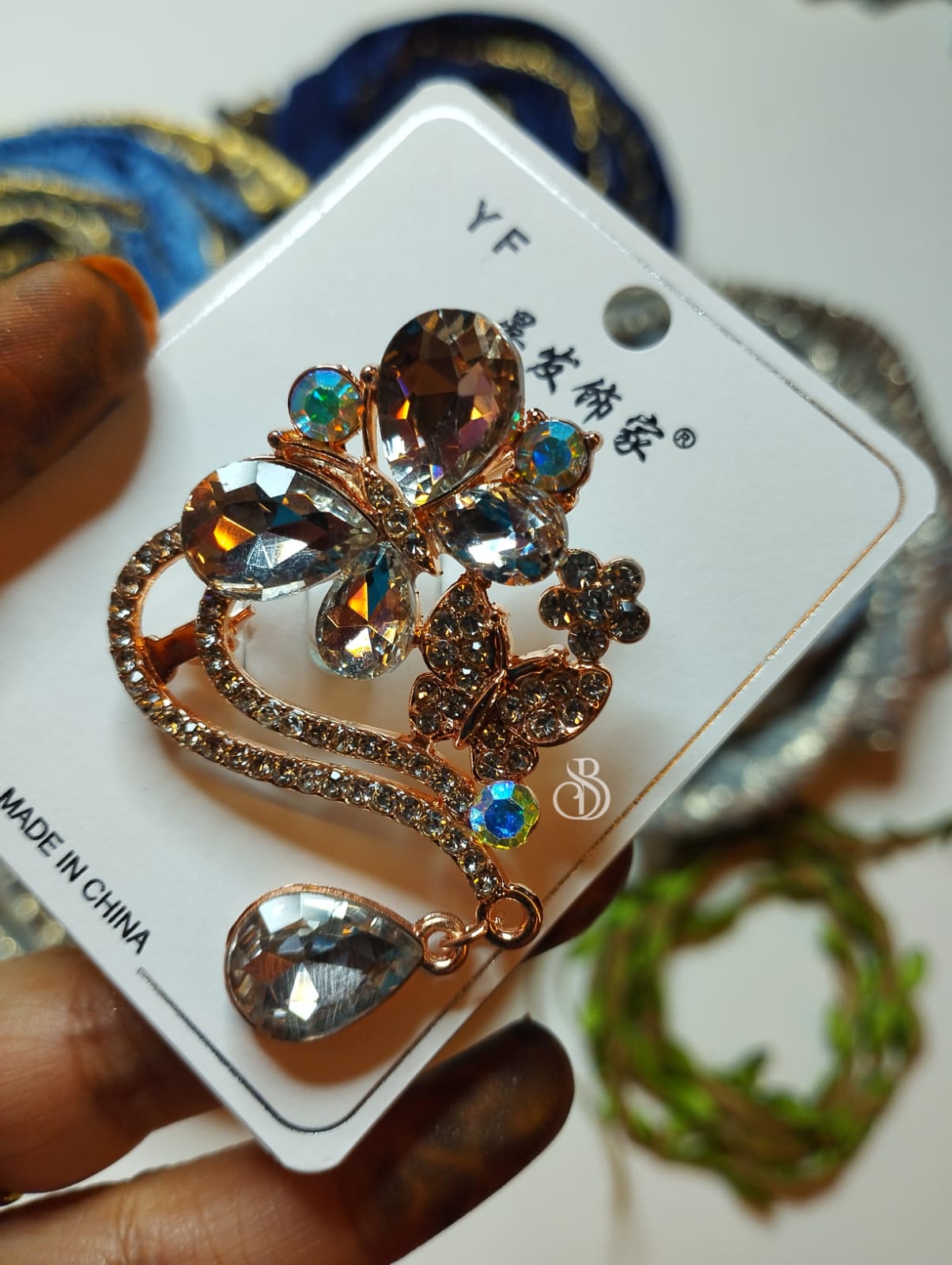 PREMIUM HANGING BROOCHES-001 - Image 2