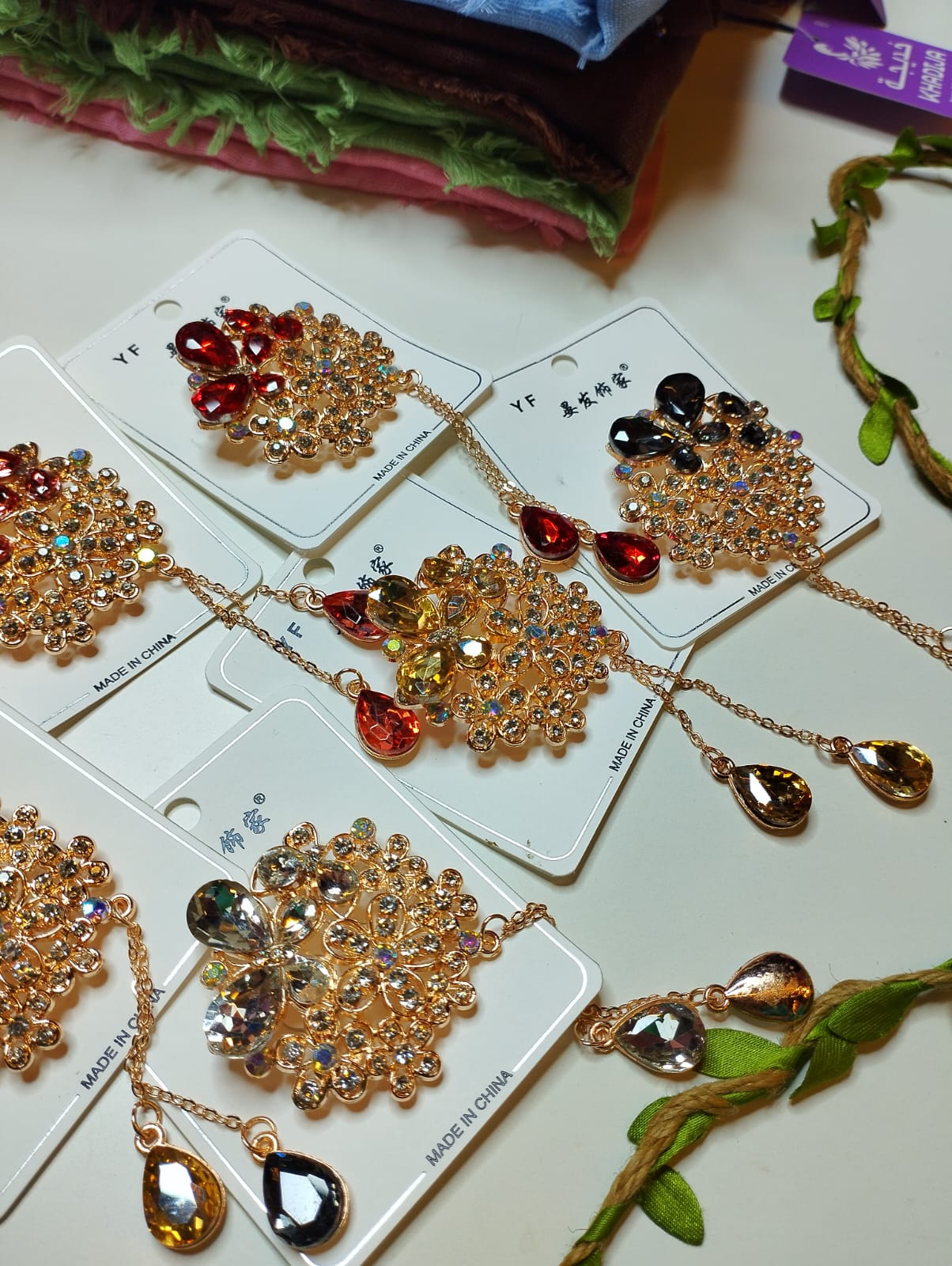 PREMIUM HANGING BROOCHES-003
