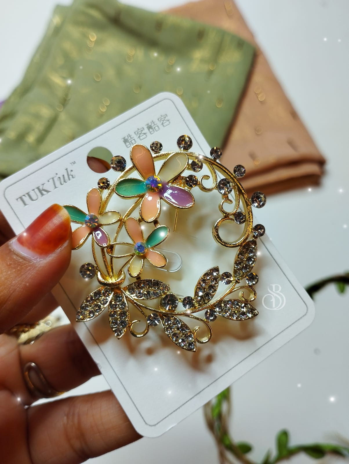 VINTAGE BROOCHES ( Round floral- 01) - Image 3