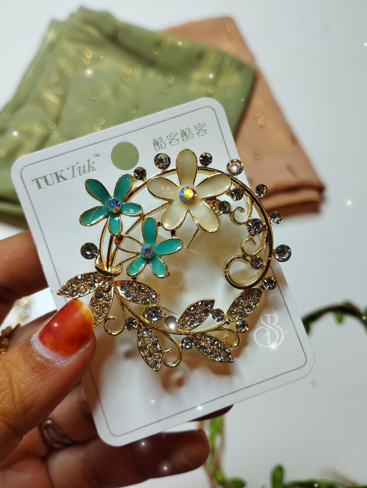 VINTAGE BROOCHES ( Round floral- 01) - Image 2