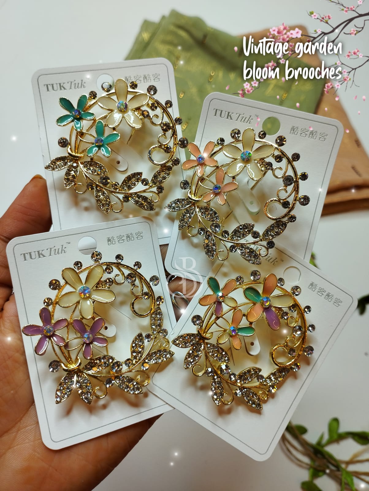 VINTAGE BROOCHES ( Round floral- 01)