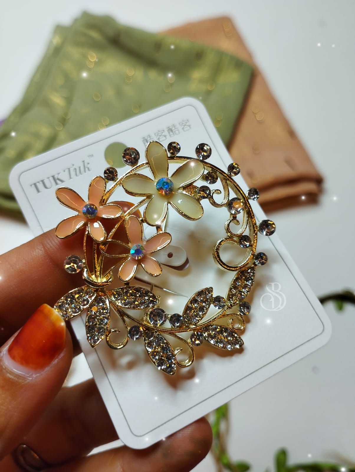VINTAGE BROOCHES ( Round floral- 01) - Image 5