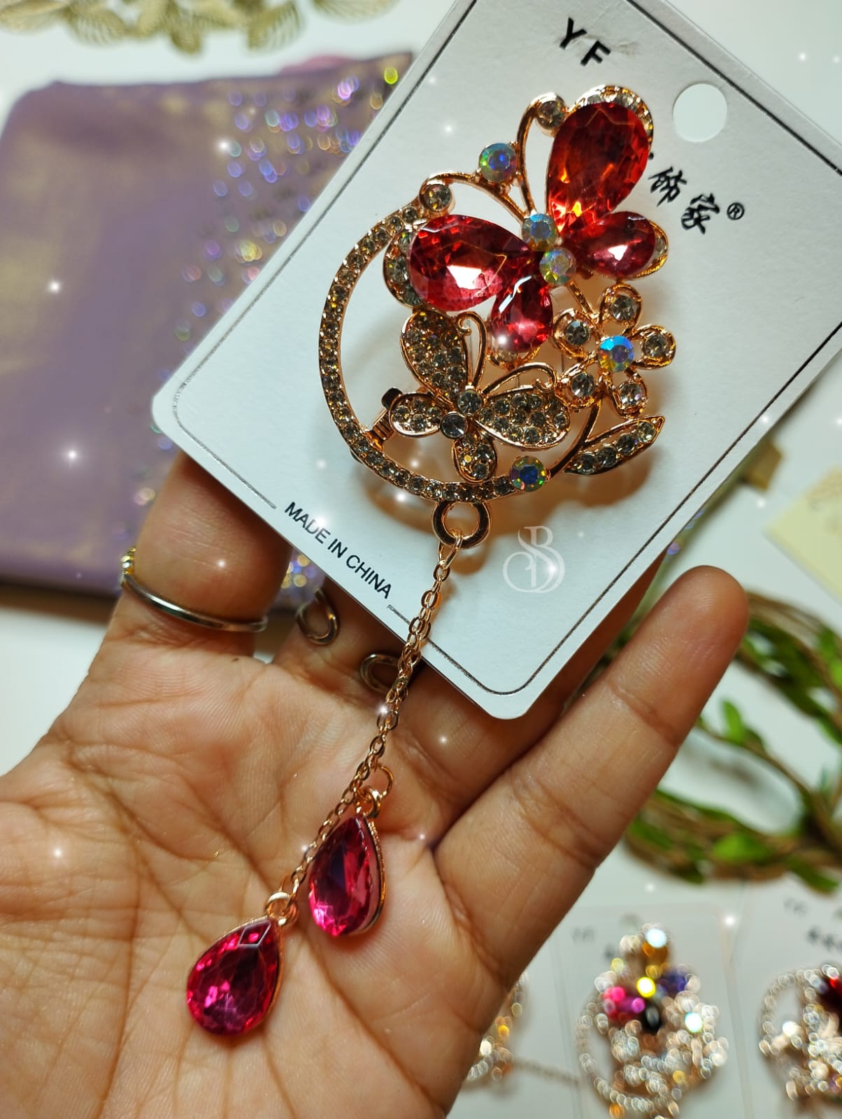 HANGING BROOCHES - Image 2