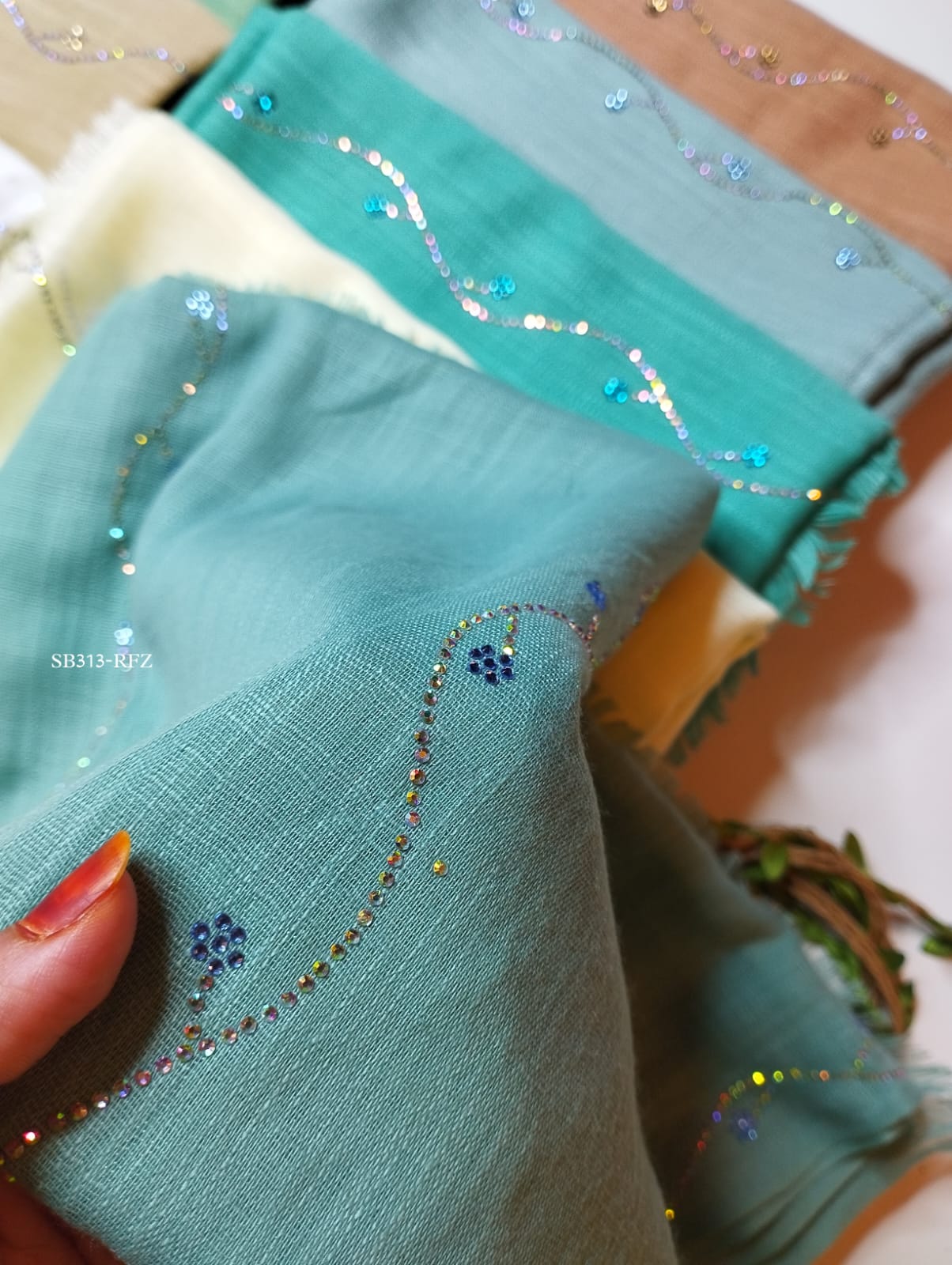 COTTON MINIMAL STONE WORK HIJABS - Image 4